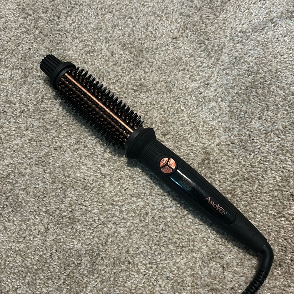 Heated round brush
